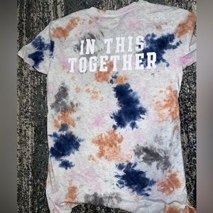 Tie dye VS pink Shirt